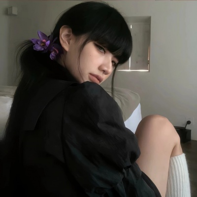 高冷霸气女生头像真人,酷飒到爆! 女生头像 第1张 高冷霸气女生头像真人,酷飒到爆! 女生头像 第1张
