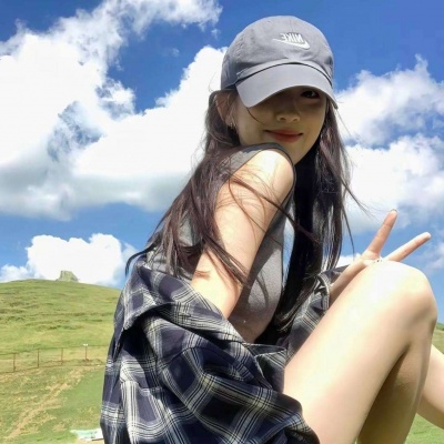蓝色系氛围感唯美女生头像精选,ins风满满小众高级感 女生头像 第9张 蓝色系氛围感唯美女生头像精选,ins风满满小众高级感 女生头像 第9张