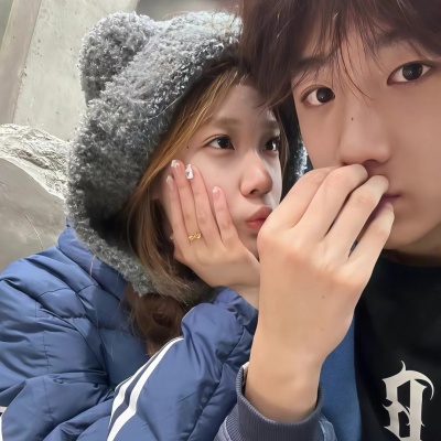 双人情侣头像真人明显，秀出你们甜蜜的爱情！ 情侣头像 第2张