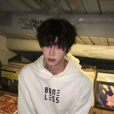 个性微信头像小众男生,每一张都充满独特魅力 男生头像 第7张 个性微信头像小众男生,每一张都充满独特魅力 男生头像 第7张