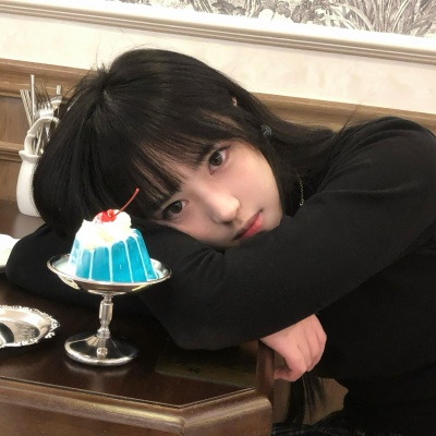被清冷气质纯欲女头美哭 女生头像 第4张