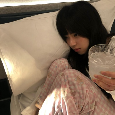 被清冷气质纯欲女头美哭 女生头像 第6张