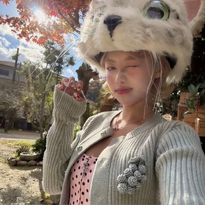 个性小众ins头像女生，狠狠心动啦 女生头像 第3张