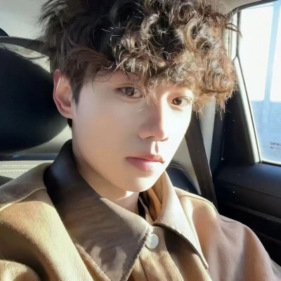 超绝!情头不明显单人一男一女 情侣头像 第1张 超绝!情头不明显单人一男一女 情侣头像 第1张
