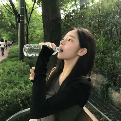 被这组绿色ins小众女头美哭啦 女生头像 第8张 被这组绿色ins小众女头美哭啦 女生头像 第8张
