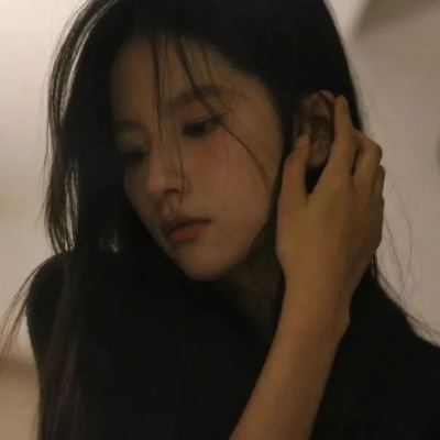 意境氛围女生微信头像,有着满满的故事感 女生头像 第8张 意境氛围女生微信头像,有着满满的故事感 女生头像 第8张