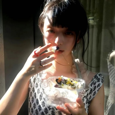氛围感拉满的ins文艺感气质女生头像来啦 女生头像 第6张 氛围感拉满的ins文艺感气质女生头像来啦 女生头像 第6张