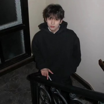 帅哥们必看！高质ins风男头像 男生头像 第4张
