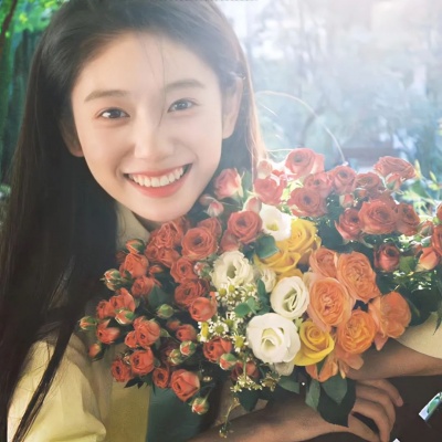 唯美抱花女生头像🌸美得不像话 女生头像 第3张 唯美抱花女生头像🌸美得不像话 女生头像 第3张
