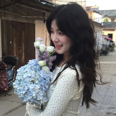 唯美抱花女生头像🌸美得不像话 女生头像 第6张 唯美抱花女生头像🌸美得不像话 女生头像 第6张