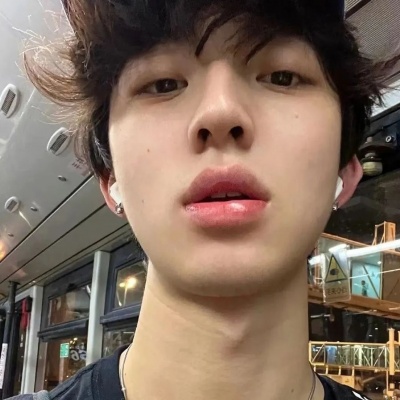 狠狠心动！高质量ins氛围感男生头像推荐 男生头像 第3张