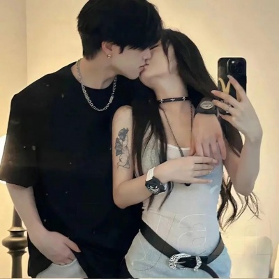 超绝!偷偷恋爱氛围感双人真人情头来袭 情侣头像 第2张 超绝!偷偷恋爱氛围感双人真人情头来袭 情侣头像 第2张