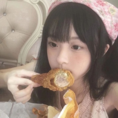 超绝!Ins纯欲模糊感女生头像来袭 女生头像 第7张 超绝!Ins纯欲模糊感女生头像来袭 女生头像 第7张