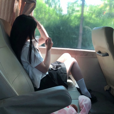 被问爆的ins氛围感闺蜜头像来啦 女生头像 第10张