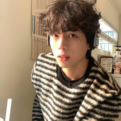 宝藏!ins帅气小众男生头像 男生头像 第2张 宝藏!ins帅气小众男生头像 男生头像 第2张