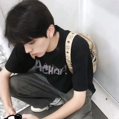 挖到宝啦!偷偷恋爱的ins单人真人情头 情侣头像 第3张 挖到宝啦!偷偷恋爱的ins单人真人情头 情侣头像 第3张
