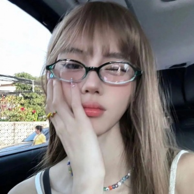 超绝!戴眼镜女生头像来啦✨