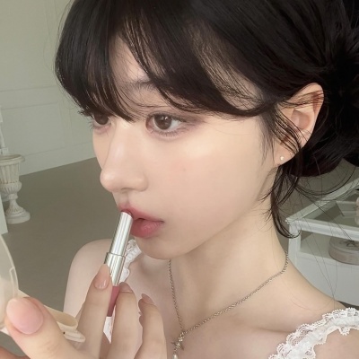 被问N次的ins文艺小众女头来啦✨ 女生头像 第2张