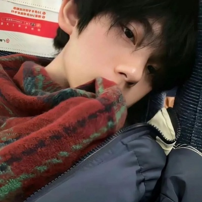 有聊天欲望的青春小众男生头像🥳 男生头像 第9张 有聊天欲望的青春小众男生头像🥳 男生头像 第9张