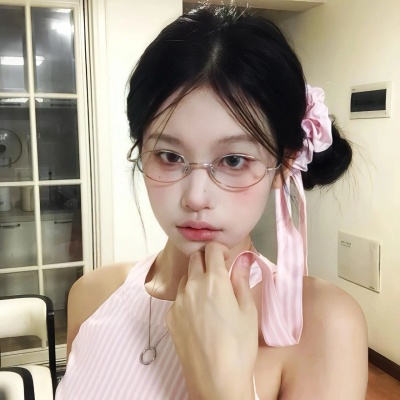 超绝!戴眼镜女生头像来啦✨ 女生头像 第3张 超绝!戴眼镜女生头像来啦✨ 女生头像 第3张