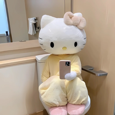 玩手机的超可爱HelloKitty头像🥰超萌 其它头像 第6张 玩手机的超可爱HelloKitty头像🥰超萌 其它头像 第6张