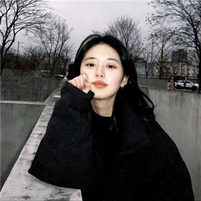 氛围感拉满的真人女头来啦✨ 女生头像 第1张