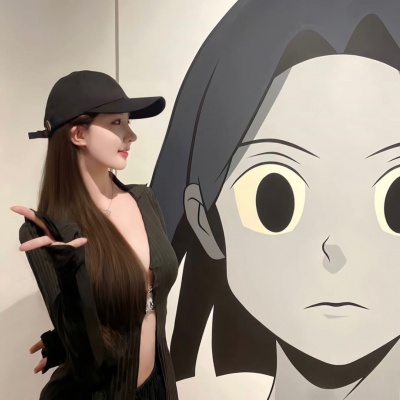 氛围感拉满👑高贵的头像女 女生头像 第1张