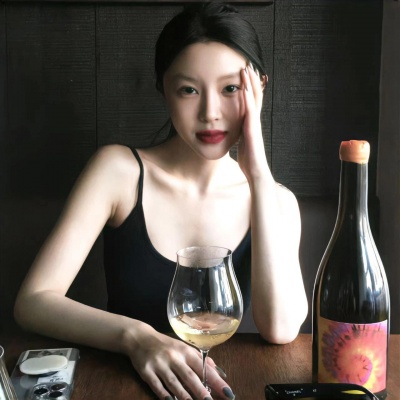 绝美!气质高级感拉满的女生头像来啦✨ 女生头像 第8张 绝美!气质高级感拉满的女生头像来啦✨ 女生头像 第8张