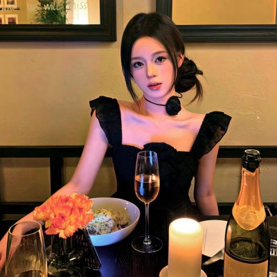 被狠狠拿捏的高级感!多金气质ins御姐头像推荐 女生头像 第2张 被狠狠拿捏的高级感!多金气质ins御姐头像推荐 女生头像 第2张