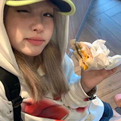 萌炸啦!吃东西的可爱女生头像🥰 女生头像 第9张 萌炸啦!吃东西的可爱女生头像🥰 女生头像 第9张