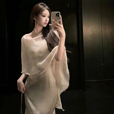 绝美!气质高级感拉满的女生头像来啦✨ 女生头像 第9张 绝美!气质高级感拉满的女生头像来啦✨ 女生头像 第9张