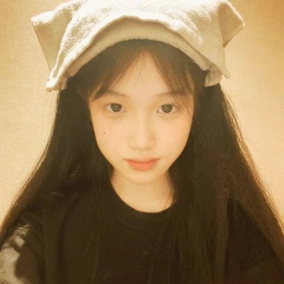 氛围感拉满！复古滤镜感气质女头来了 女生头像 第2张
