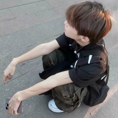 绝了！这些青春小众男生头像，帅炸啦 男生头像 第2张