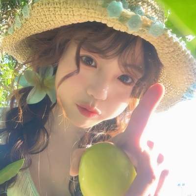 氛围感拉满的白月光女头来啦 女生头像 第1张