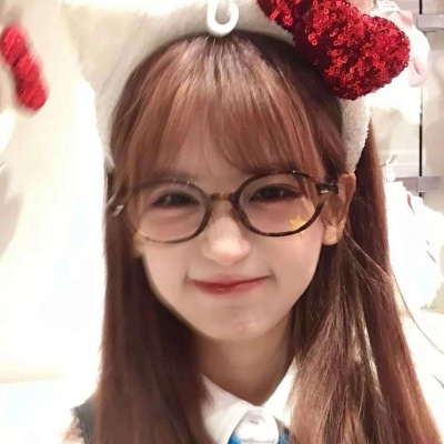 被这些ins个性甜美权威女头美哭啦 女生头像 第7张