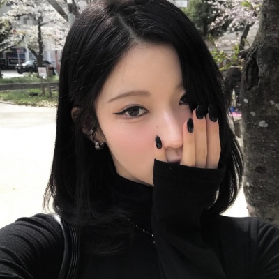 大赞！Ins个性气质优质女生头像 女生头像 第1张