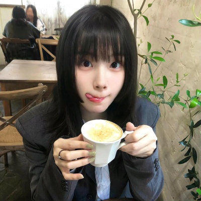 自由氛围感拉满的女生头像来啦 女生头像 第5张