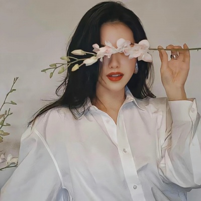 自由氛围感拉满的女生头像来啦 女生头像 第2张
