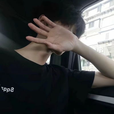 被狠狠拿捏住的情绪感小众男头 男生头像 第6张 被狠狠拿捏住的情绪感小众男头 男生头像 第6张