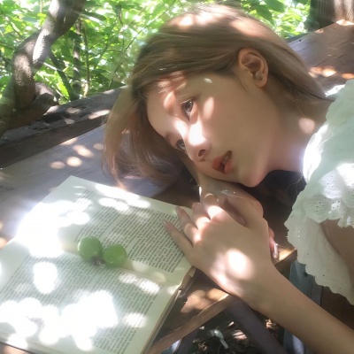 挖到宝啦！小众风格女头超绝 女生头像 第1张