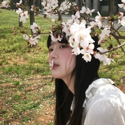 纯欲风温柔女生头像推荐，美到犯规啦！ 女生头像 第8张