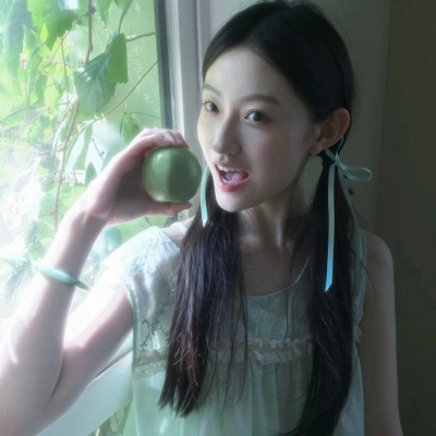 狠狠心动！绿色春天纯欲女头精选 女生头像 第6张