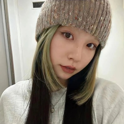 狠狠心动！小众气质女头精选🥰 女生头像 第5张