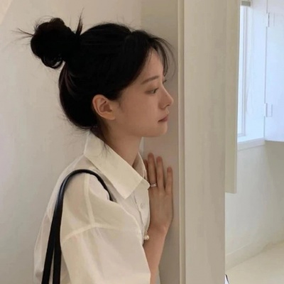 爱住了！浅色系ins风女生头像来袭🥰 女生头像 第5张