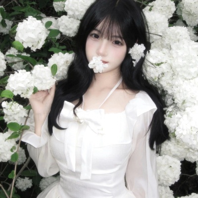 春日绣球花下的绝美女生头像 女生头像 第8张