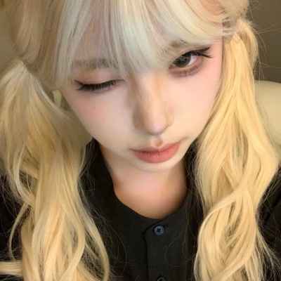 吹爆这组高级ins风wechat头像！ 女生头像 第10张