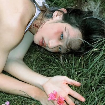 氛围感拉满的清冷破碎感白月光头像🌙 女生头像 第7张 氛围感拉满的清冷破碎感白月光头像🌙 女生头像 第7张