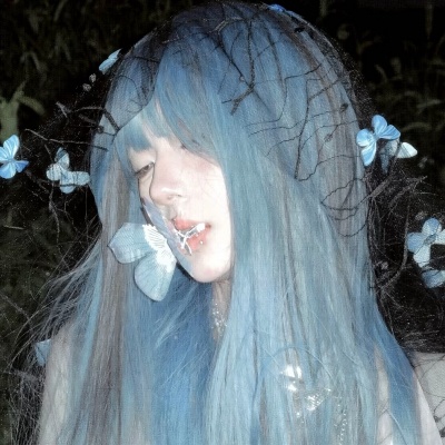 蓝色调真人女头,高级感狠狠拿捏 女生头像 第4张 蓝色调真人女头,高级感狠狠拿捏 女生头像 第4张