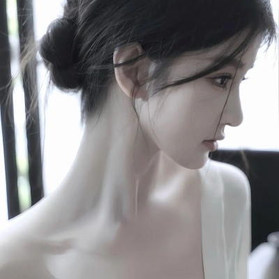 狠狠心动!素颜感干净女生头像精选
