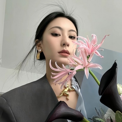 氛围感拉满的清冷破碎感白月光头像🌙 女生头像 第2张 氛围感拉满的清冷破碎感白月光头像🌙 女生头像 第2张